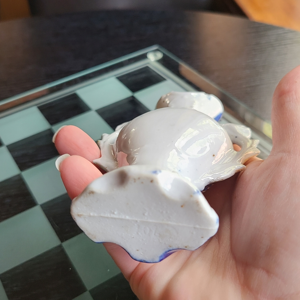 Victoria Vintage Bud Vase collectible - Picture 6 of 9